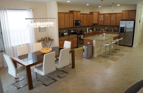 West Kissimmee Condo | Disneyworld/Amazing 6 Bed home/5,7 mi Disney Parks