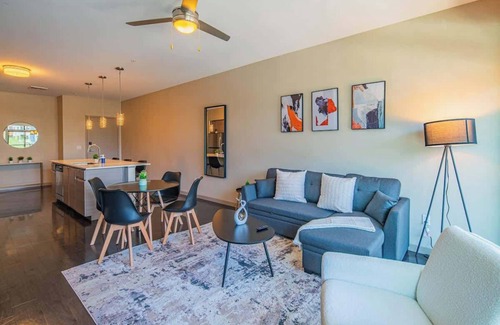 Evans Churchill Apartment | Distinctive Downtown Phoenix | Pool, Gym, Parking