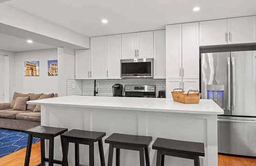 Columbia Heights Condo | District Townhome with Two Free Parkings #DCottage