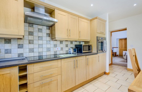 Ruthin Apartment | DISTYLL, pet friendly, with a garden in Ruthin