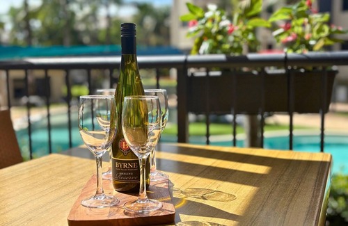 Earlville Apartment | Dive In – Cairns Poolside Stay