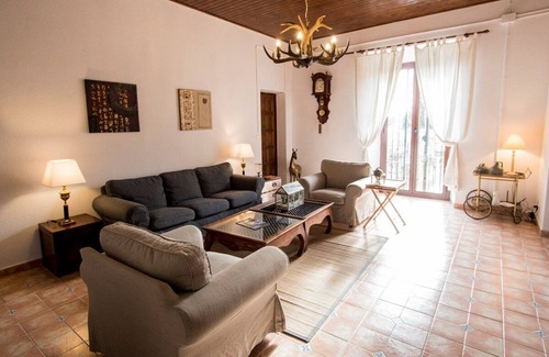 Can Trabal Villa | Divine and Delightful for 24 guests 12km to Sitges
