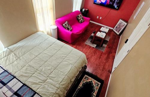 Weequahic House | Divine Villa & Resorts Guest House - 283 Lehigh Ave