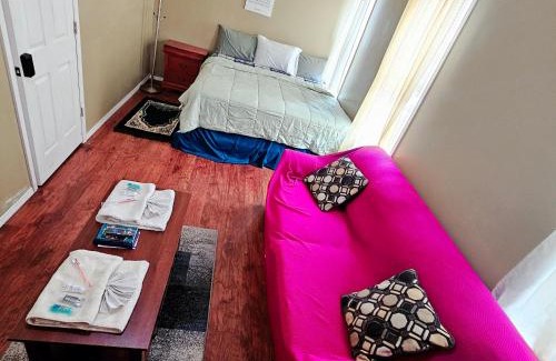 Weequahic House | Divine Villa & Resorts Guest House - 283 Lehigh Ave