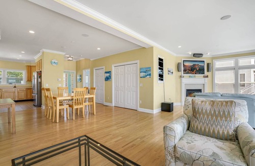 Captain's Cove House | Diving Duck - Waterfront home w Hot tub & Boat dock & King Bed