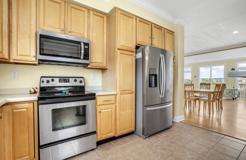 Captain's Cove House | Diving Duck - Waterfront home w Hot tub & Boat dock & King Bed