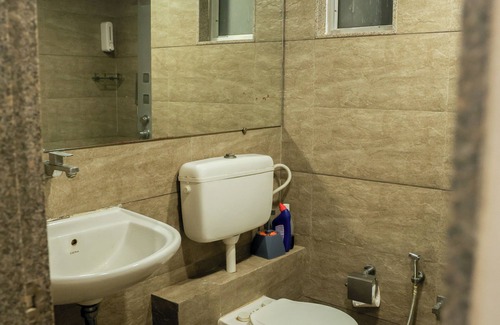 Dumas Apartment | DIYANSHH HOMES STAYS IN DUMAS