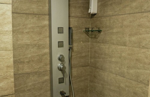 Dumas Apartment | DIYANSHH HOMES STAYS IN DUMAS