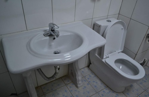 Bonaberi Hotel | DK Hotel
