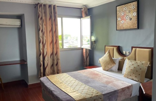 Bonaberi Hotel | DK Hotel