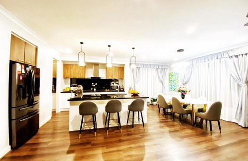 Williams Landing House | DnF House in Williams Landing
