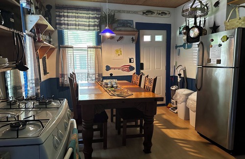 Salisbury Apartment | Doc's Lake house 1st floor, 2 bedroom apartment