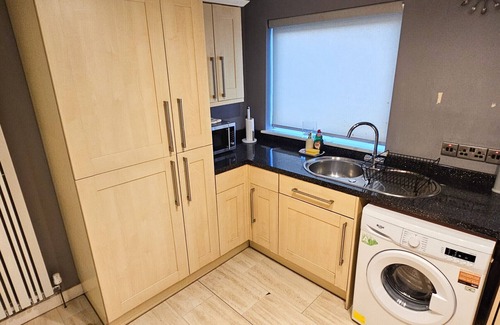 Longcroft Apartment | Dochart 3 Bedroom Apartment - Edinburgh