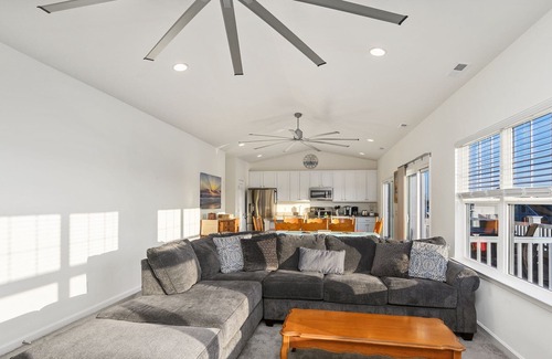 Captain's Cove House | Dock Holiday - Canalfront in Captain's Cove - Bring the boat!