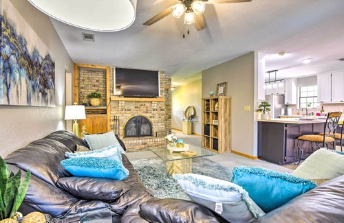 Palo Pinto House | Dock & Private Pool: Lake Palo Pinto Retreat!