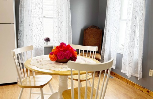 Glasgow House | Dog & Family Friendly- Near Downtown and Hospital -3 bedroom housen- WIFI