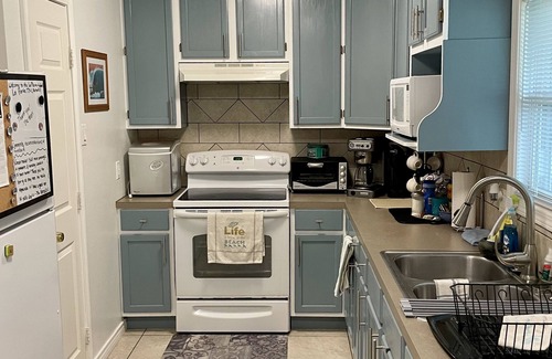 Shoreacres House | Dog friendly and beautiful waterfront guest house with Amenities