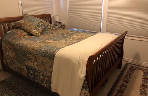Shoreacres House | Dog friendly and beautiful waterfront guest house with Amenities
