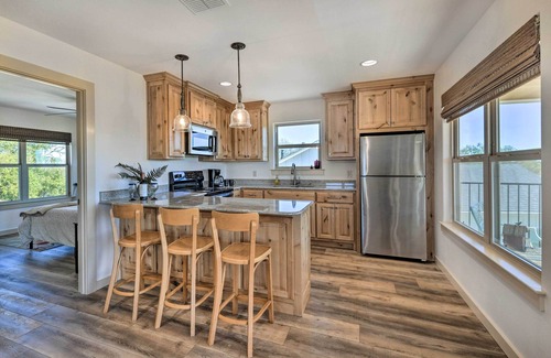Nemo Apartment | Dog-Friendly Apartment ~ 32 Mi to Fort Worth!