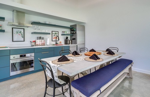 Barton Hills Apartment | Dog-Friendly Austin Guest House: 3 Mi to Downtown