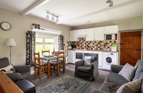 Fremington House | Dog friendly cottage, w/fantastic views, sleeps 3, w/private terrace & modern electric radiators