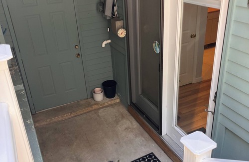 Historic Hill Apartment | Dog-friendly Downtown Newport Apartment