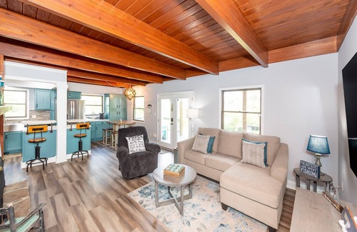 Loudon House | Dog Friendly | Firepit | Sunroom | Public Boat Launch | Close to Downtown Loudon & Marina