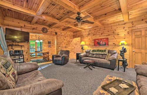 Michaywe House | Dog-Friendly Gaylord Retreat Less Than 8 Mi to Town!