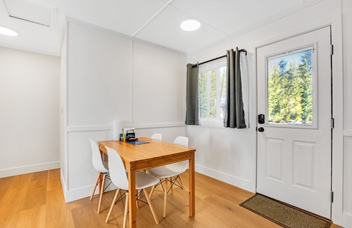 Quilcene Apartment | Dog-friendly hiker's studio with fast WiFi & mountain views