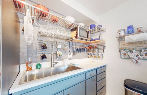 Winchester Bay House | Dog-friendly home with two full kitchens & a gas grill - walk to the ocean