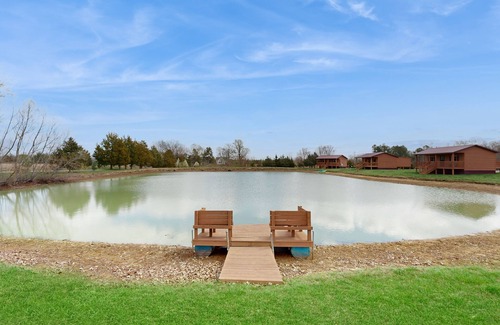 Murphysboro Cabin | Dog-friendly, lakefront cabins with firepit, porches & pond - great for groups
