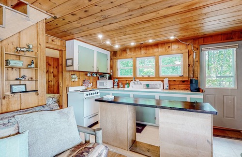 Litchfield Cottage | Dog-friendly pond-front cottage with deck, grill, firepit, water view, fast WiFi