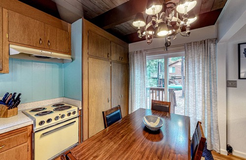 Glencoe Cabin | Dog-friendly retreat with fast WiFi, furnished deck, gas grill, & fire table