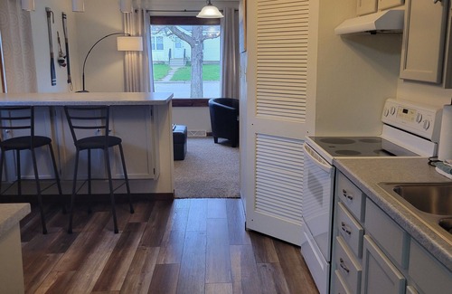 Sturgeon Bay House | Dog Friendly w/Fenced-In Backyard. Close to Downtown in Quiet Neighborhood