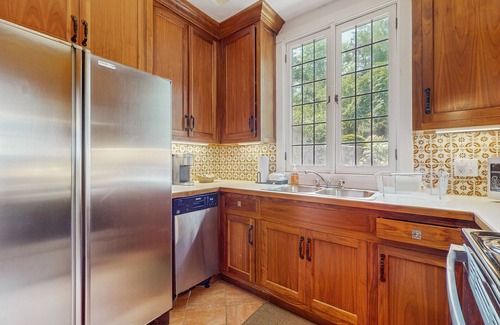 Gloucester Apartment | Dog-Friendly, Waterfront Home with Washer and dryer & Two Decks