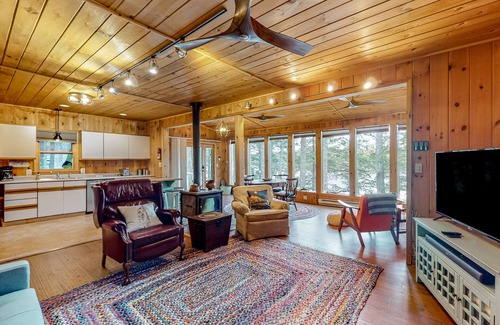 Palermo Cottage | Dog-friendy lakefront cottage w/gas fireplace, firepit, dock, grill, & 3 kayaks