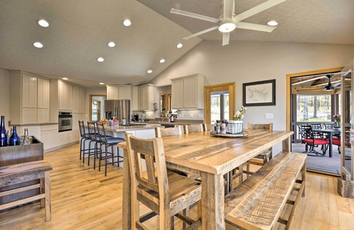 Crellin House | Dogs Welcome: Secluded Oakland Gem w/Hot Tub