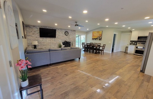 Duncan House | Dogwood private secluded 3Br Duncan home