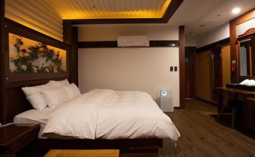 Doksan-dong Hotel | Doksan 3S Hotel