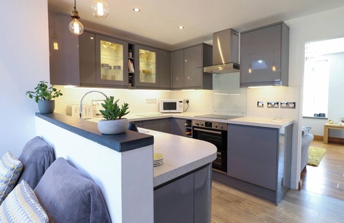 Gwynedd- Snowdonia Cottage | DOLA, pet friendly, with open fire in Betws-Y-Coed