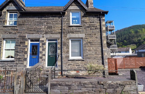 Gwynedd- Snowdonia Cottage | DOLA, pet friendly, with open fire in Betws-Y-Coed