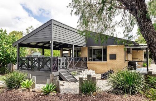 Dunsborough House | Dolce Vita A Beachside Family Garden Retreat