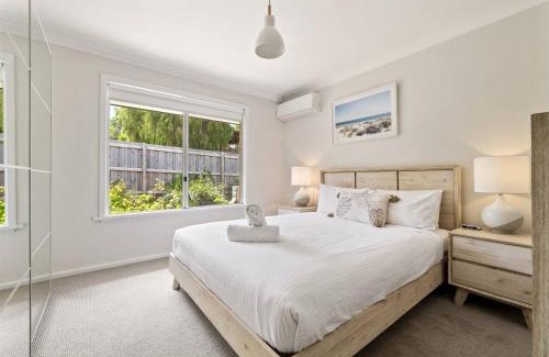 Dunsborough House | Dolce Vita A Beachside Family Garden Retreat