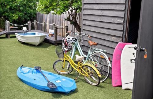 Dunsborough House | Dolce Vita A Beachside Family Garden Retreat