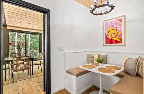 Rocky Grove House | Dollys Mountain Retreat - Brand New