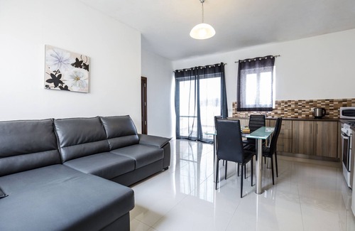Marsalforn Apartment | Dolphin Court Gozo