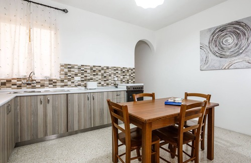 Marsalforn Apartment | Dolphin Court Gozo