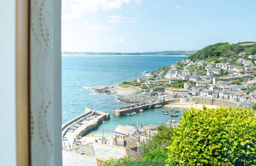 Mousehole House | Dolphin Rise - Four Bedroom House, Sleeps 8