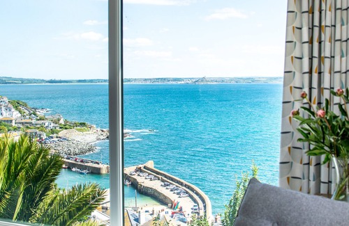 Mousehole House | Dolphin Rise - Four Bedroom House, Sleeps 8