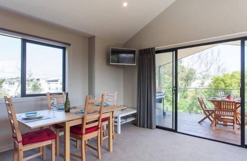 Mount Martha Apartment | Dolphin Suite at Waters Edge